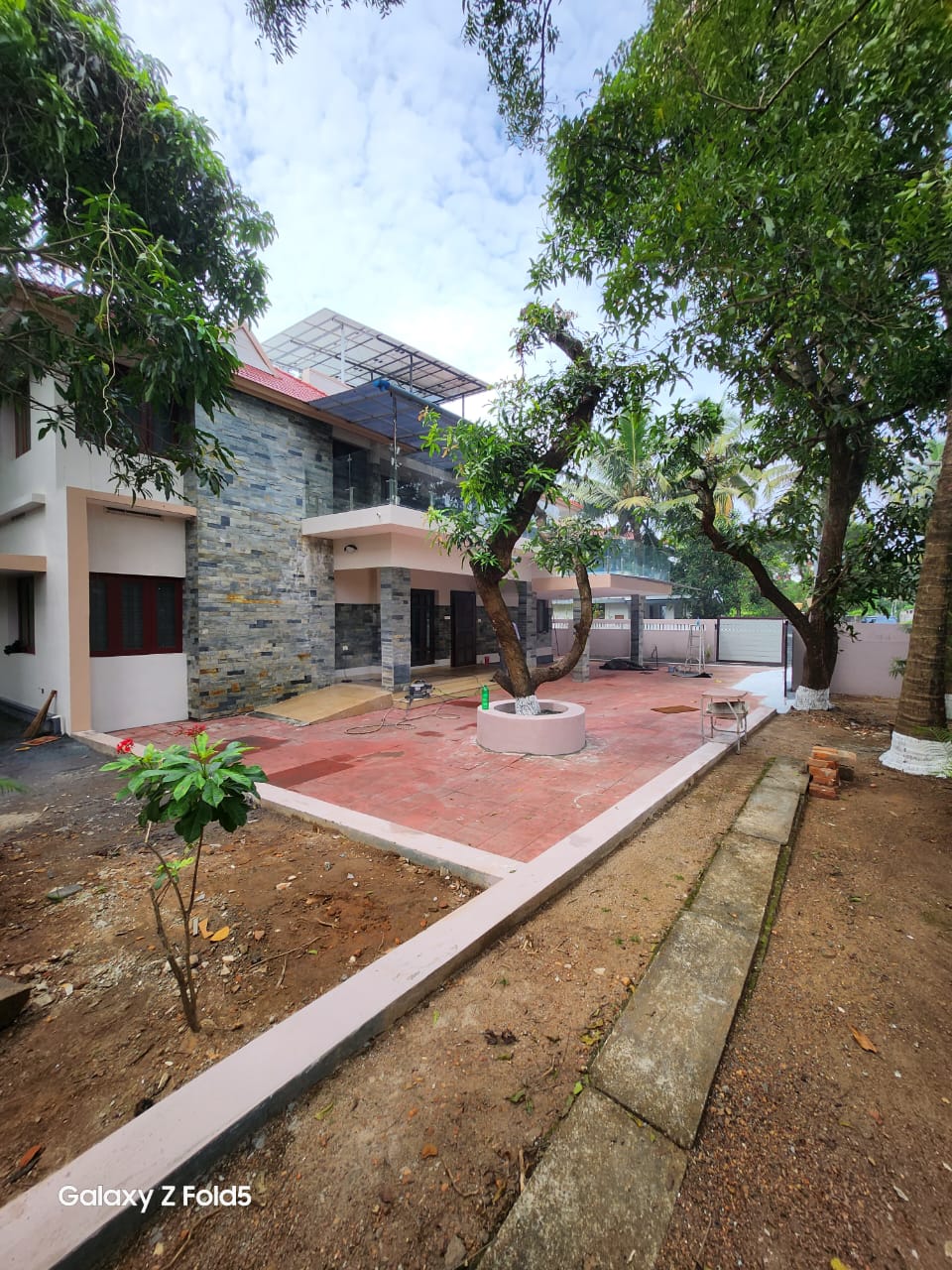 Land with House for sale Elamakkara