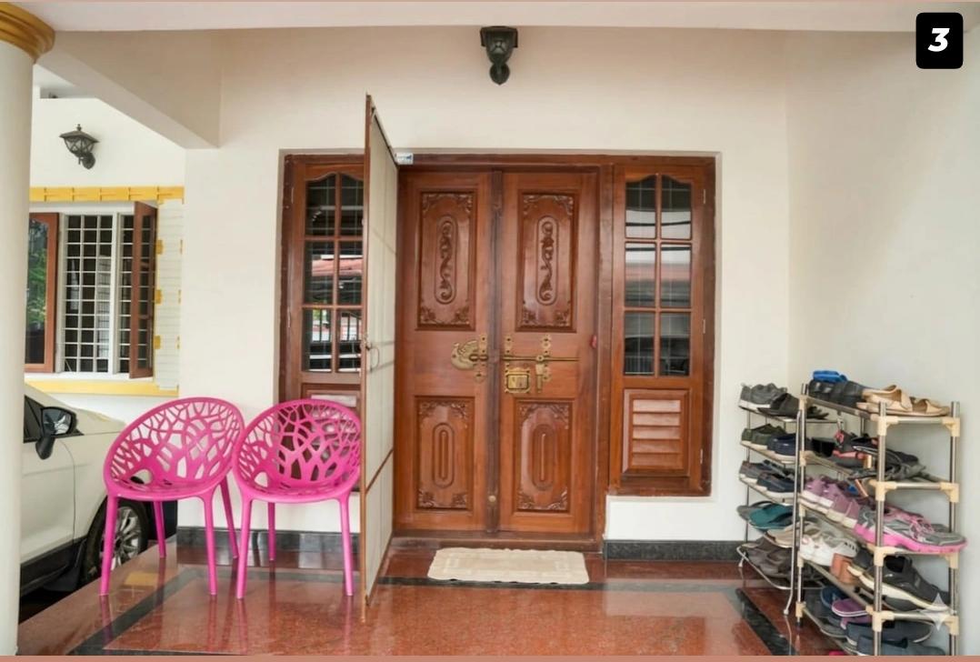 Land with house for sale chembumukku