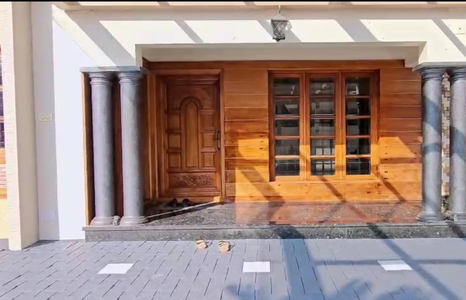 Luxury house for sale Elamakkara