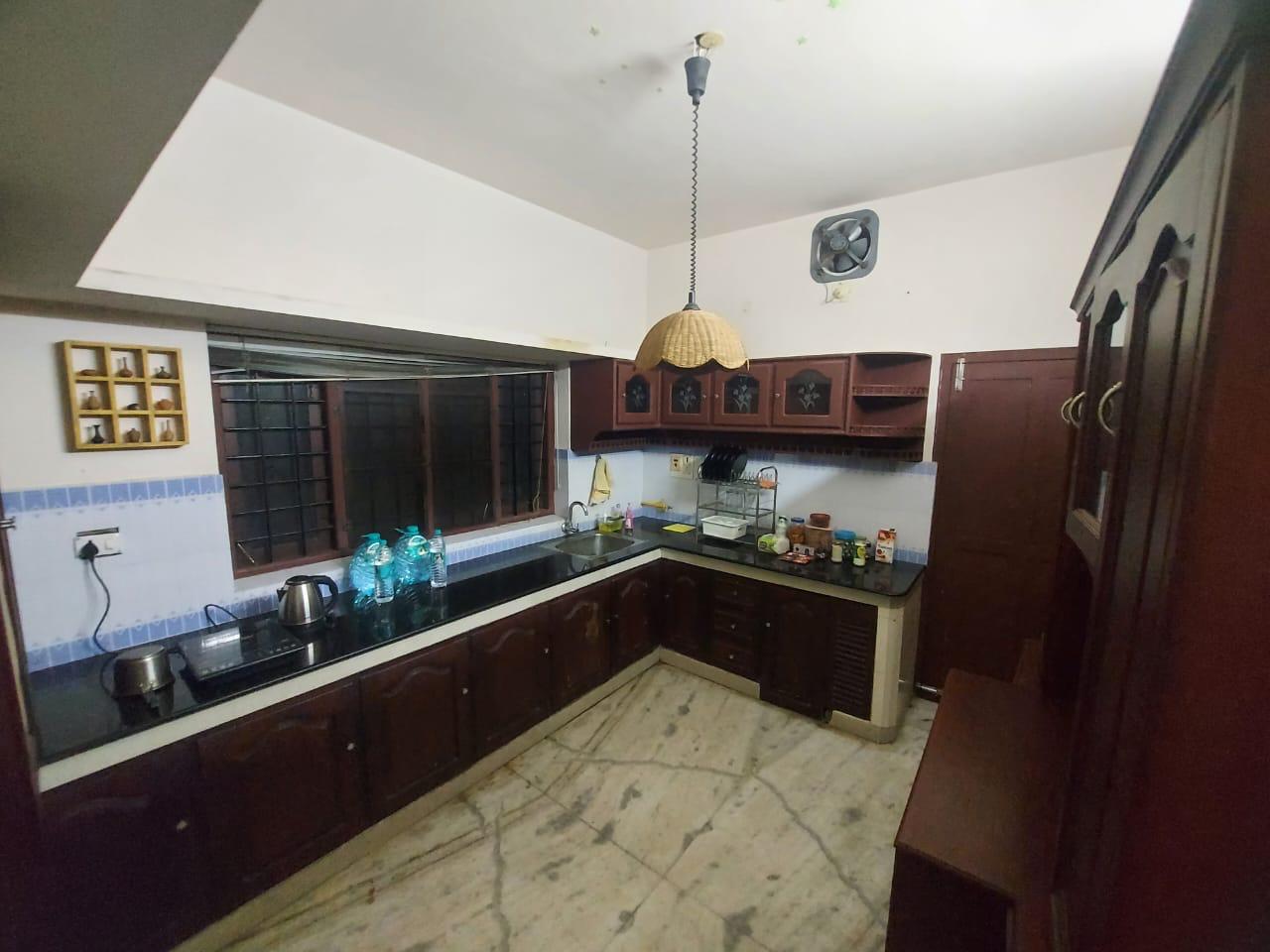 Land and house for sale vennala