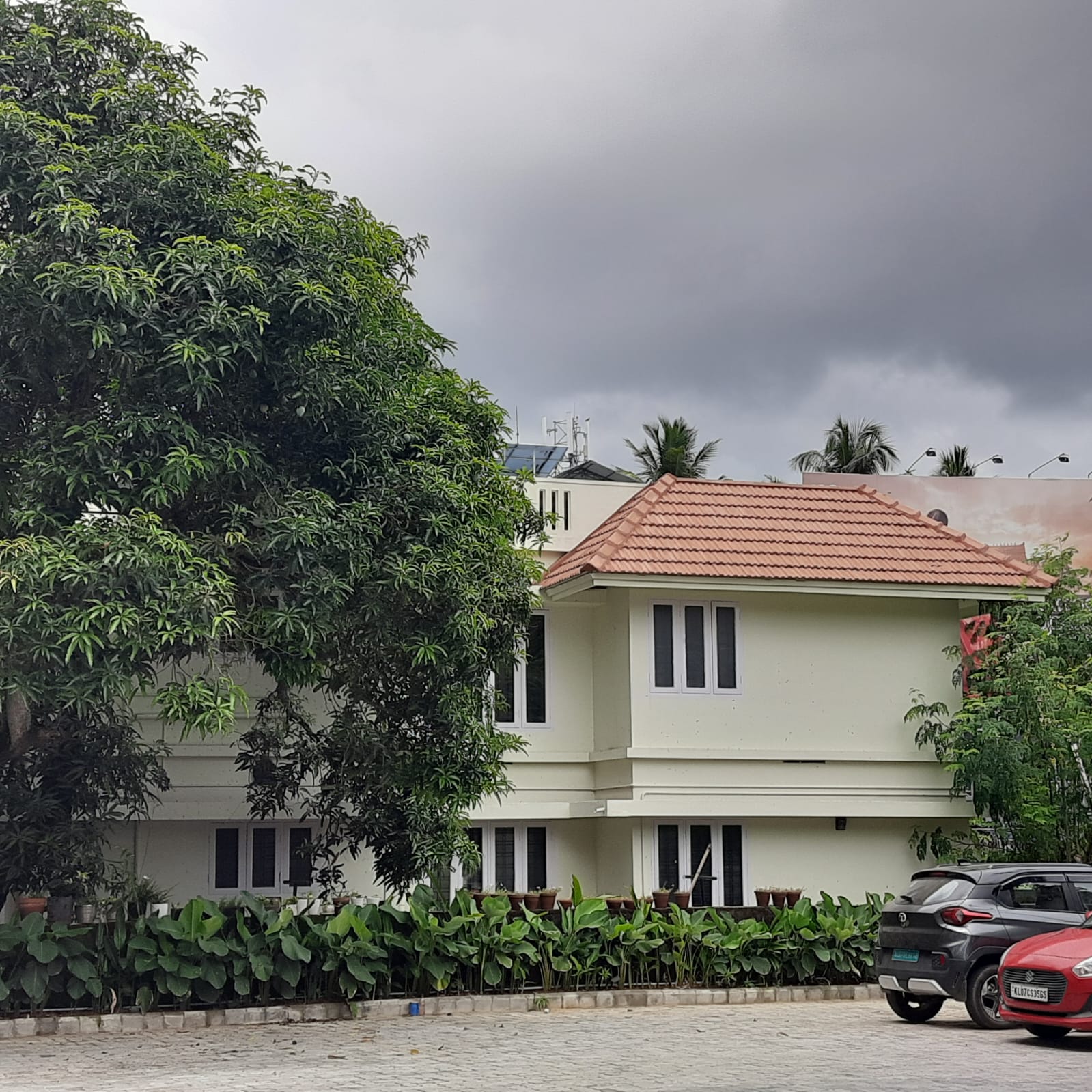 House for sale kaloor