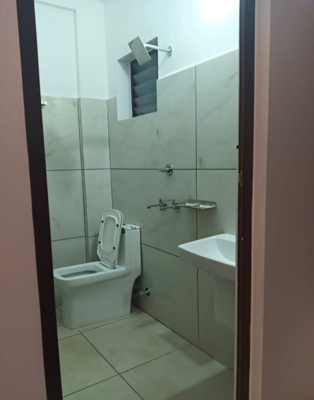 Hostel building  for sale near Info park