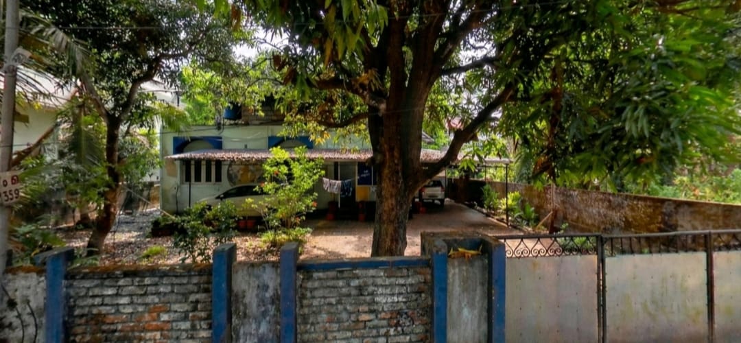 Commercial land for sale Elamakkara near police station