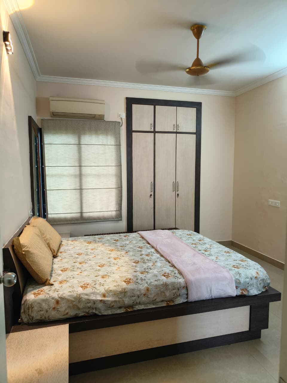 Flat for sale stadium metro station near
