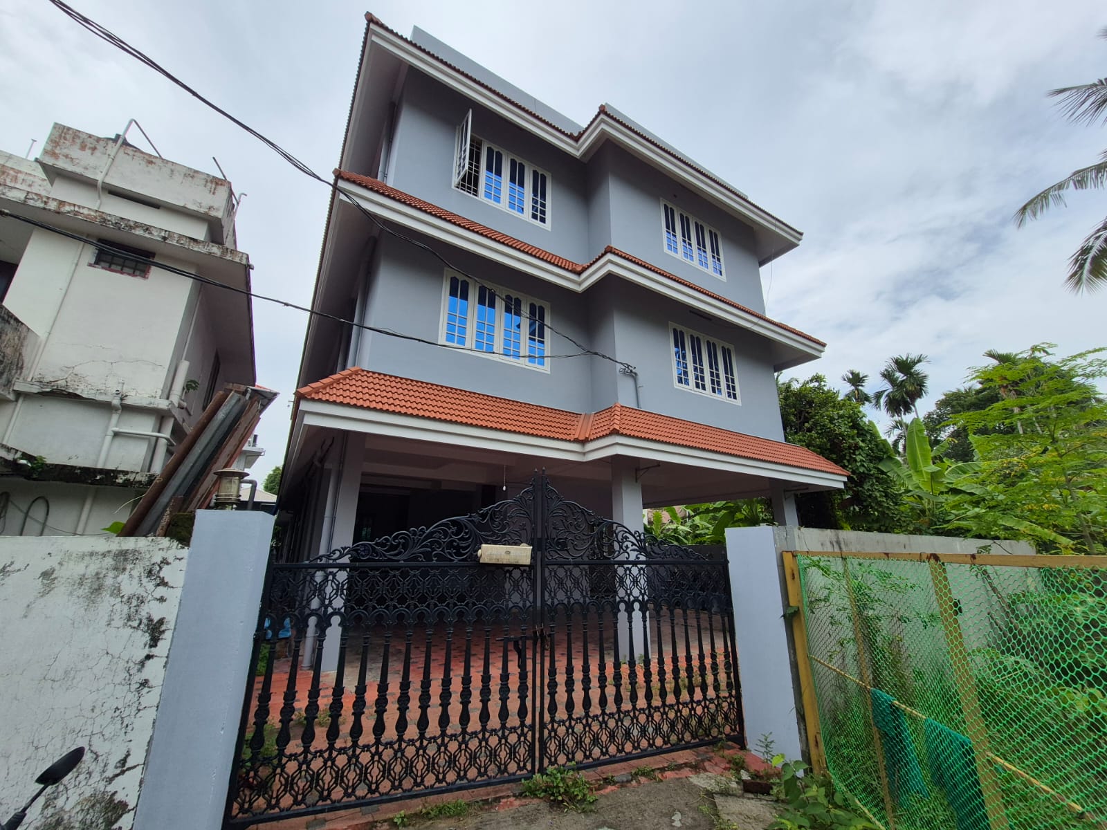 Palarivattom Apartment building for sale