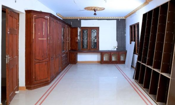 Land with House for sale kaloor