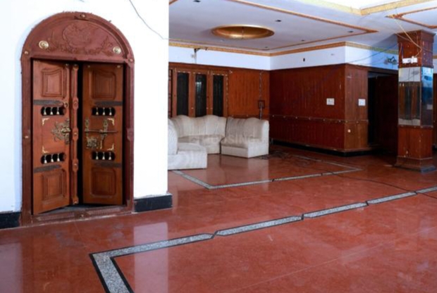 Land with House for sale kaloor