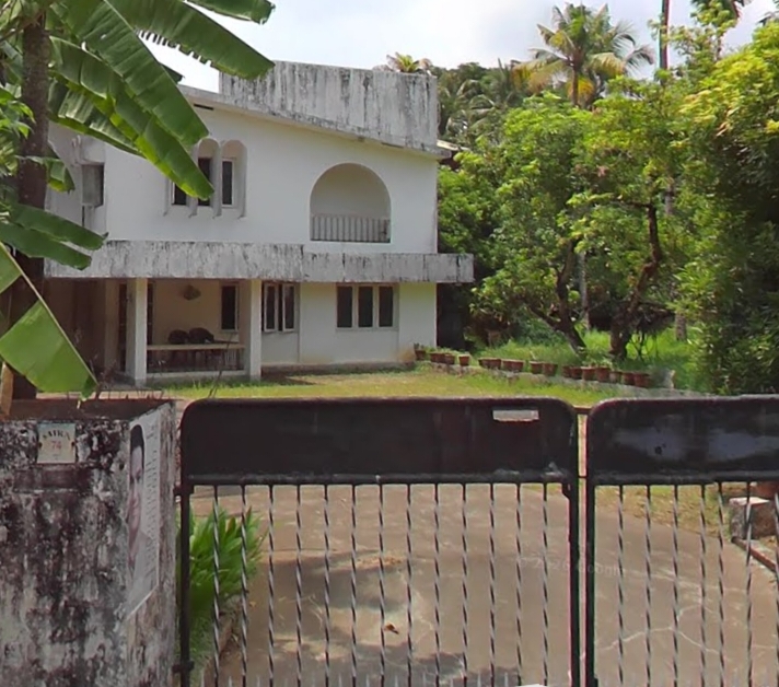 Land with old house for sale palarivattom