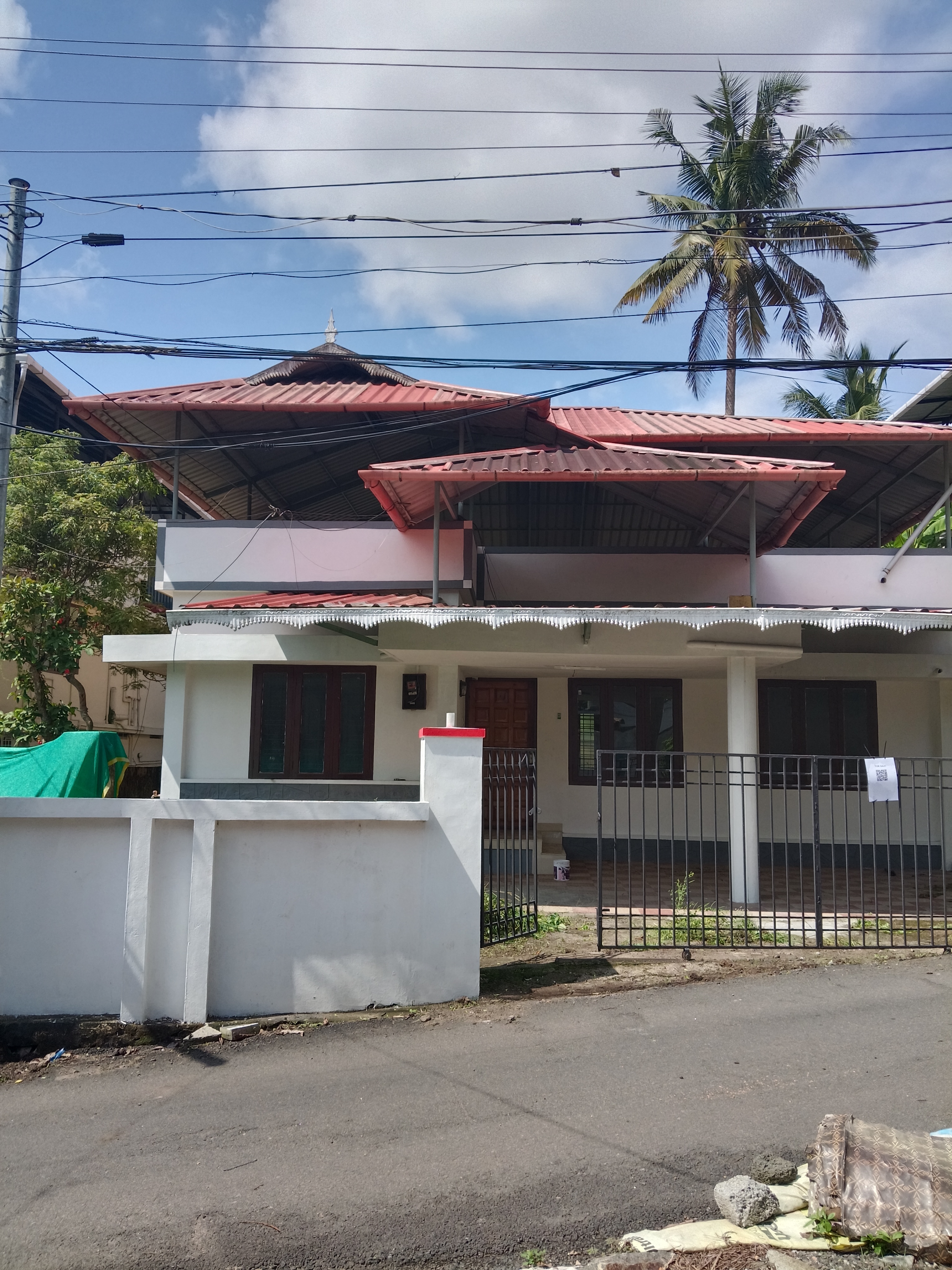 Land with House for sale Changampuzha nagar