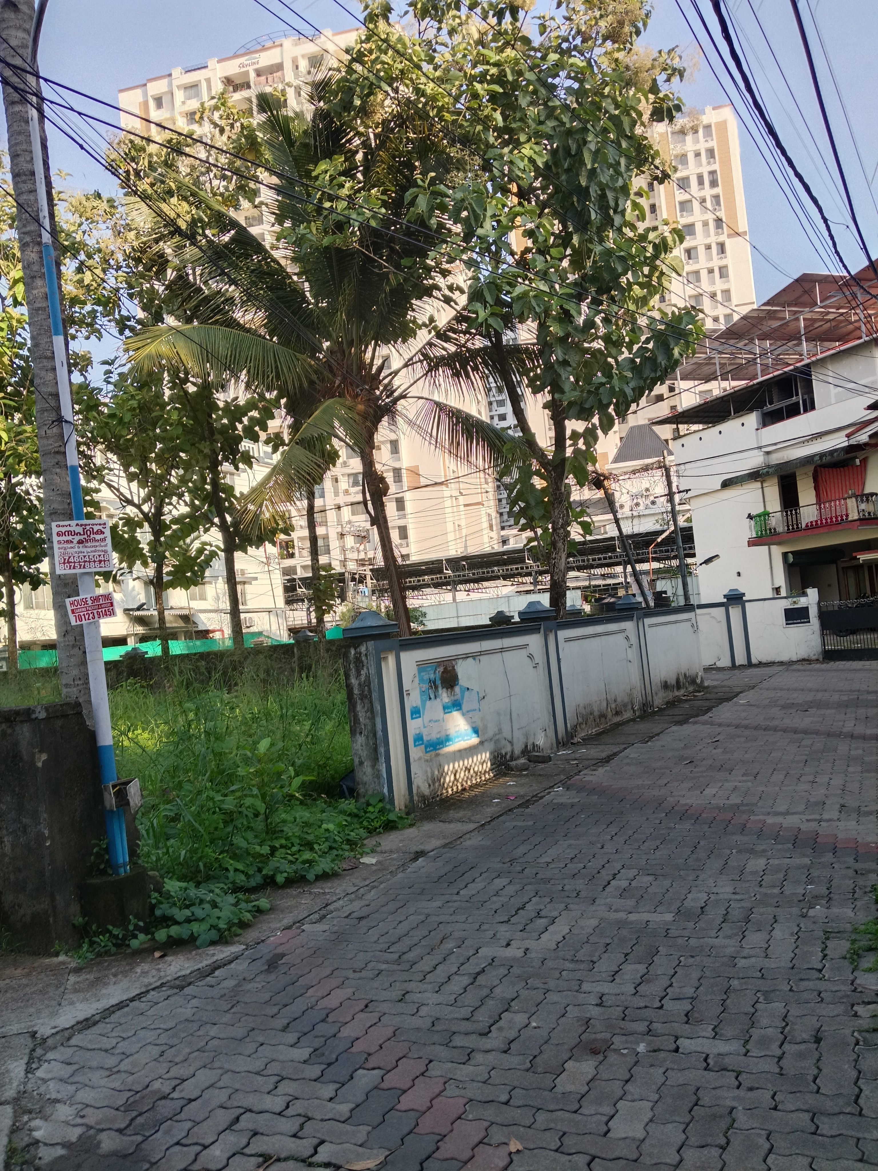 Land for sale kaloor stadium