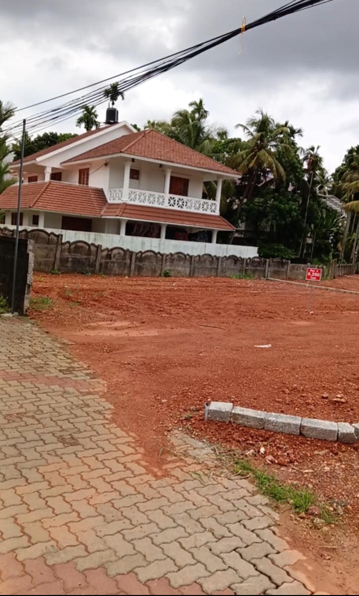 Land for sale at Elamakkara