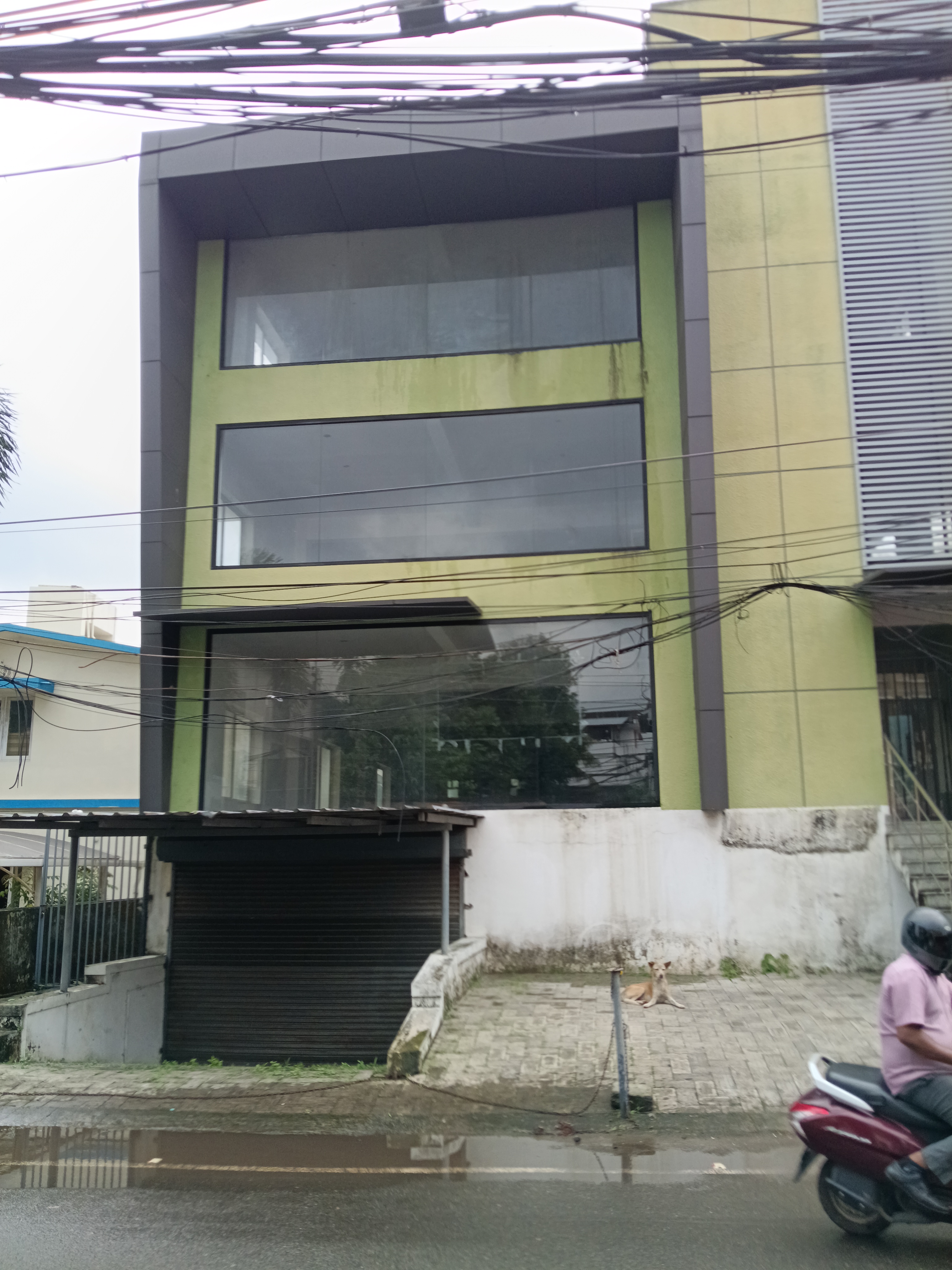 Commercial building for sale kaloor
