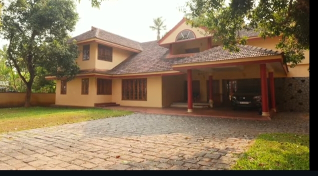 Posh villa for sale kadavanthara