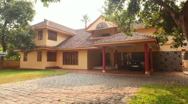 Posh villa for sale kadavanthara