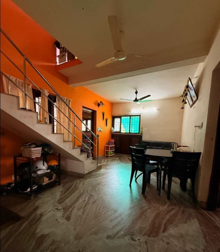 3.300 cent 3 bhk old house Elamakkara