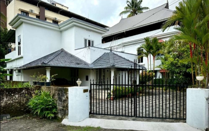 Luxury house for sale Edappally Toll