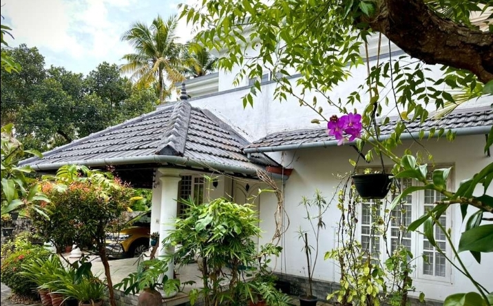 Luxury house for sale Edappally Toll