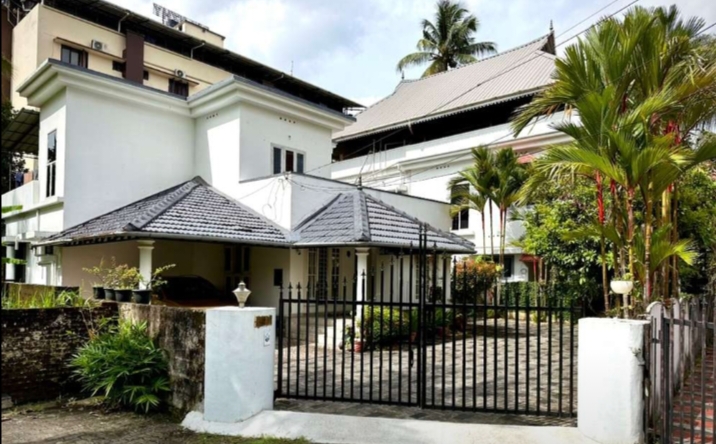 Luxury house for sale Edappally Toll