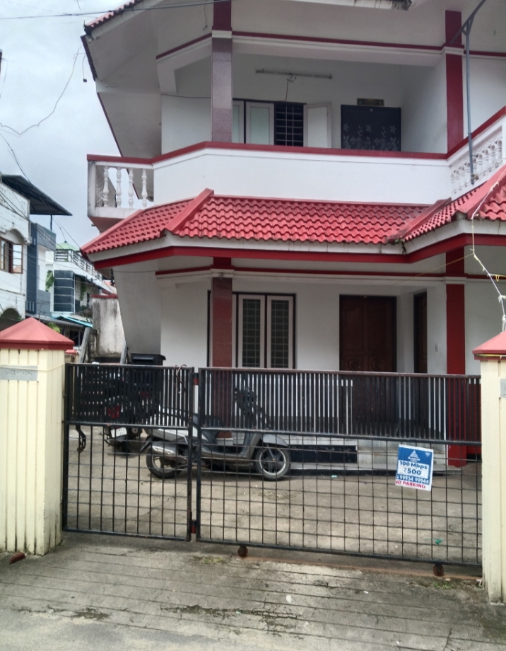 Land with 6 bhk house for sale Elamakkara