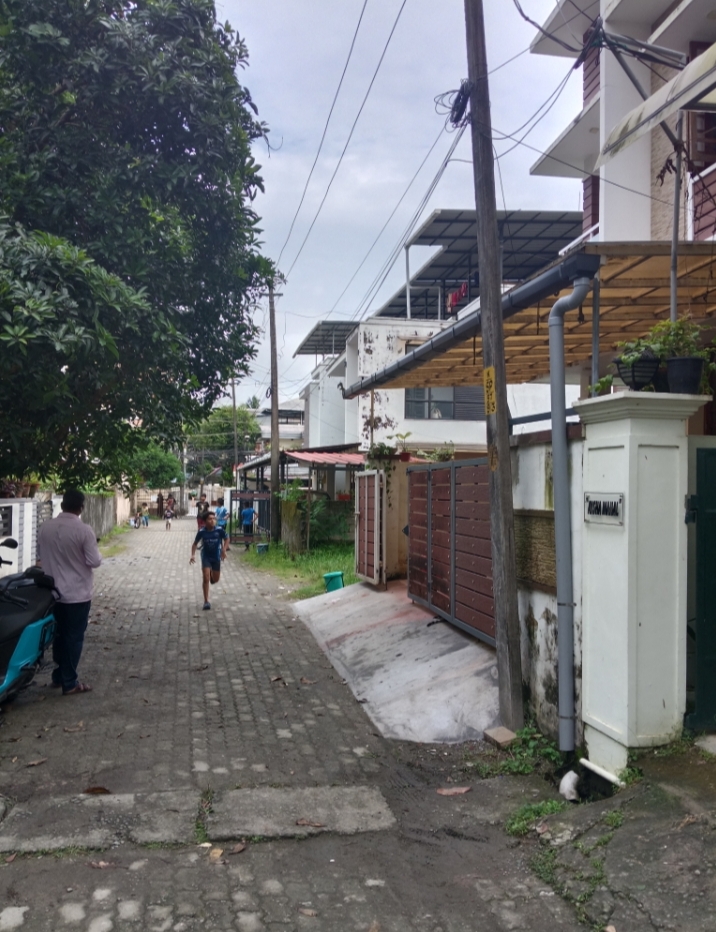 Residential land for sale kaloor SRM road
