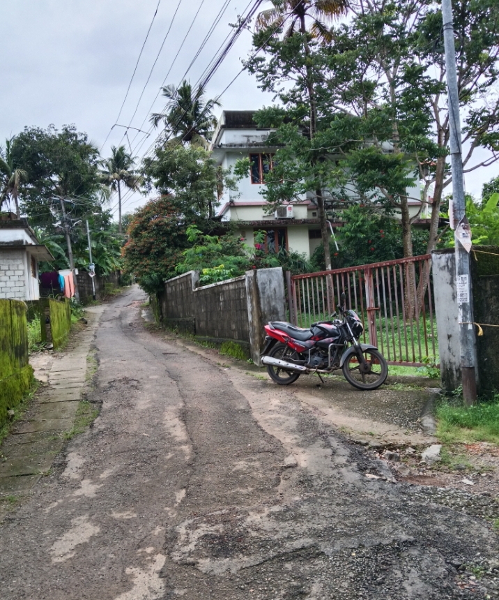 Residential land for sale padamugal U P school near