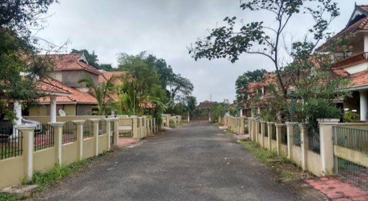 Villa ina Gated community for sale kakkanad Navodaya