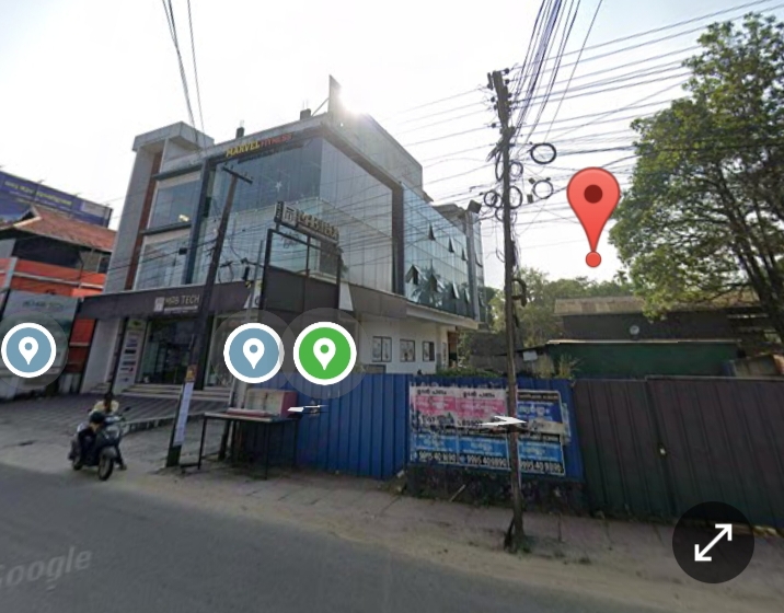 10 cents Commercial plot Vytilla ponnurunni