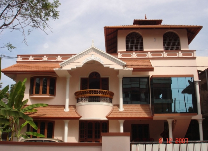10 cent commercial land with building Changampuzha metro station