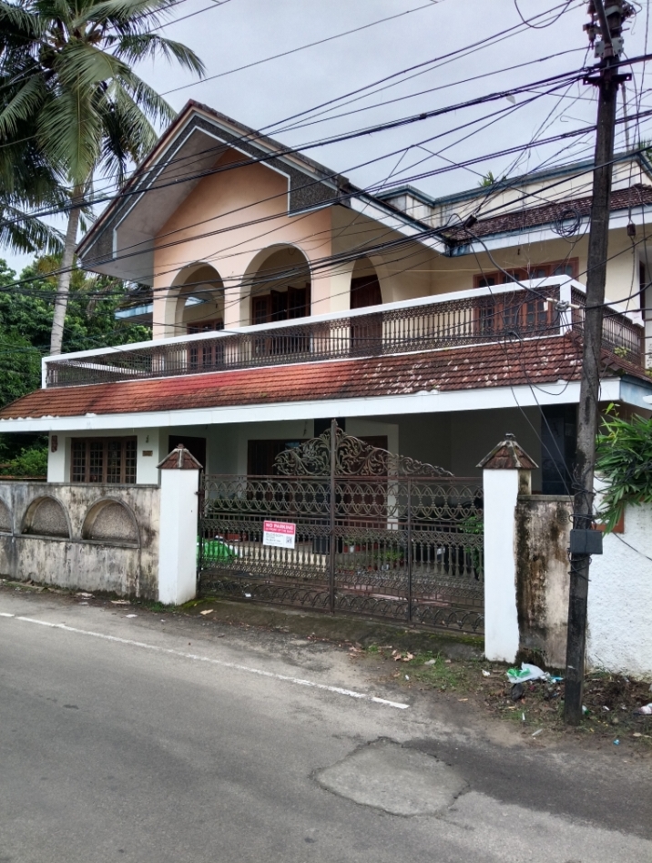 Land with old house at palarivattom